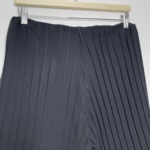 NEW Zara Black Pleated Pants Medium Straight Leg Flowy High Rise Elevated Casual
